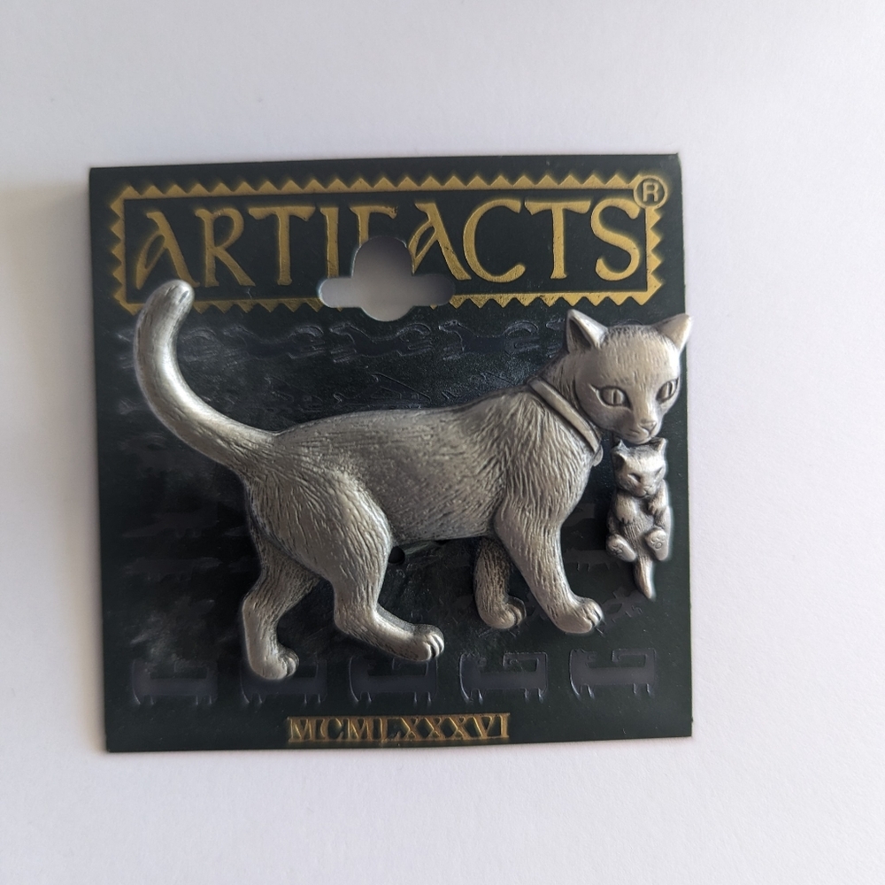 Artifacts Vintage Pewter Tone Cat Holding Dangling Kitten Pin Brooch by J&J